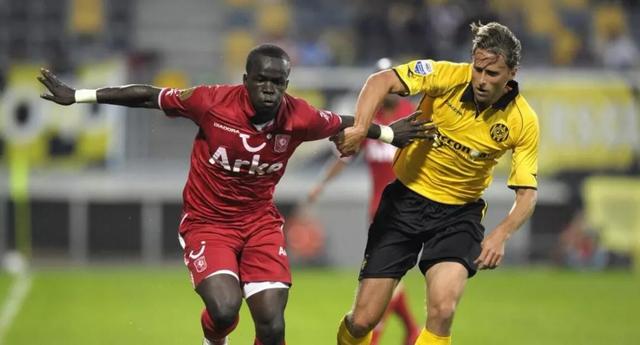 着球员的策 着球员的策