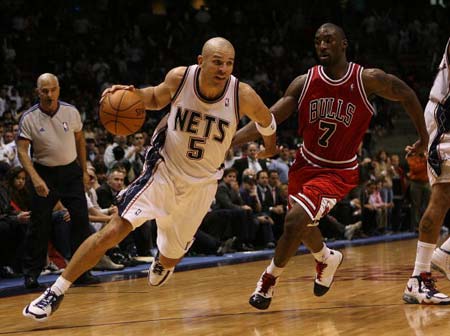 他凭借自己 他凭借自己